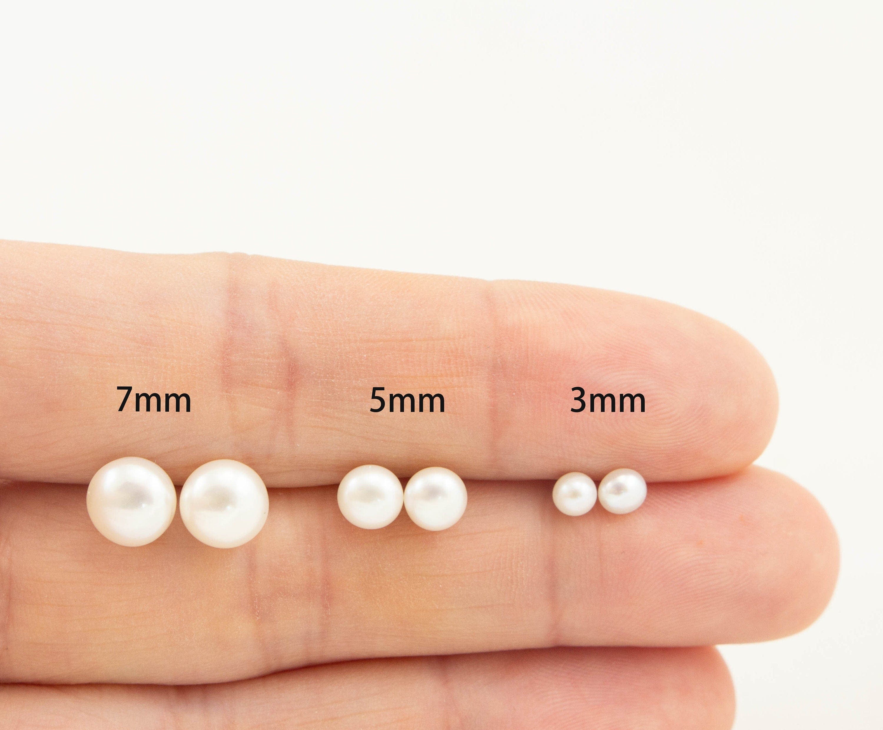 Freshwater pearl stud earrings