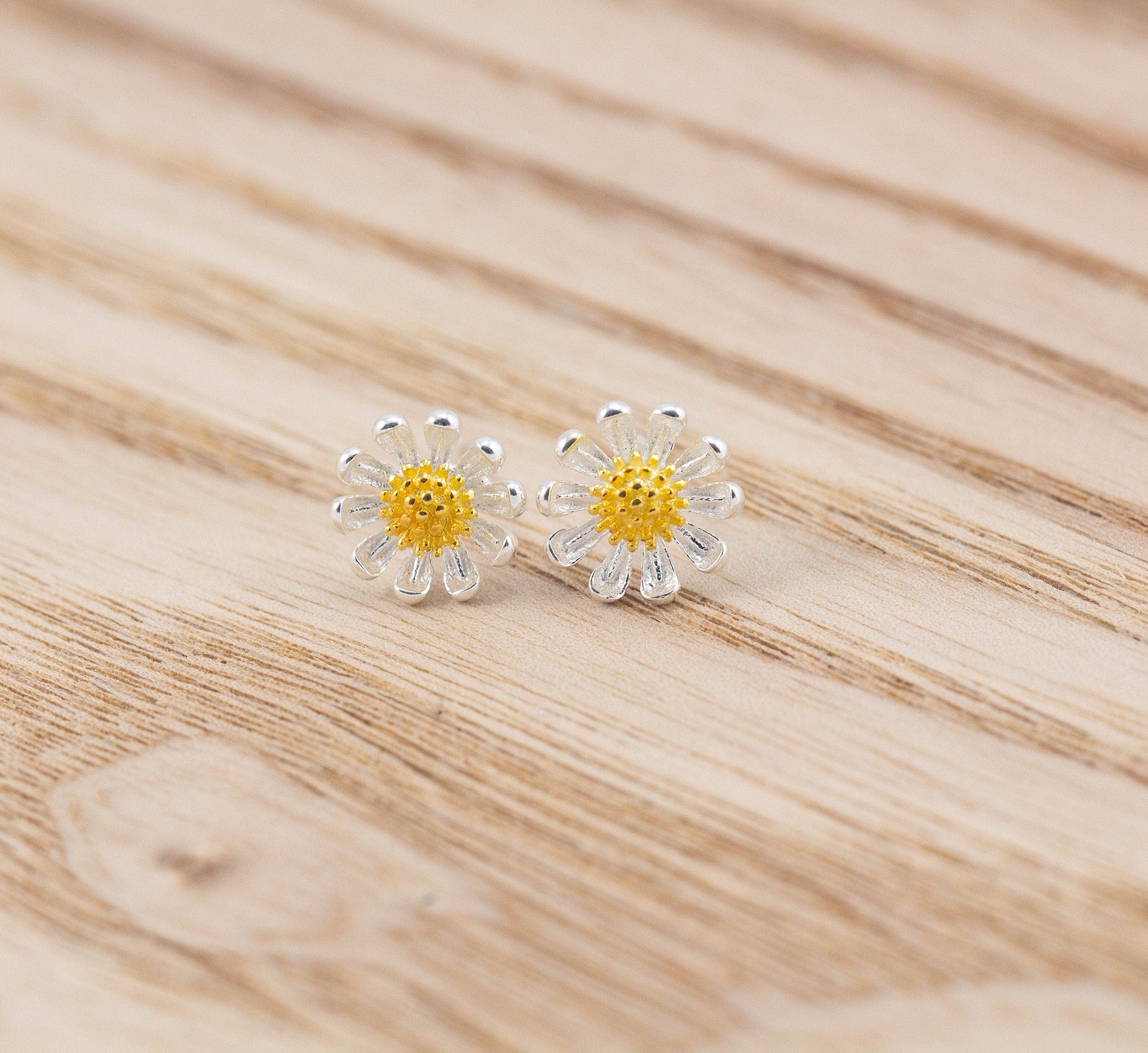 daisy stud earrings